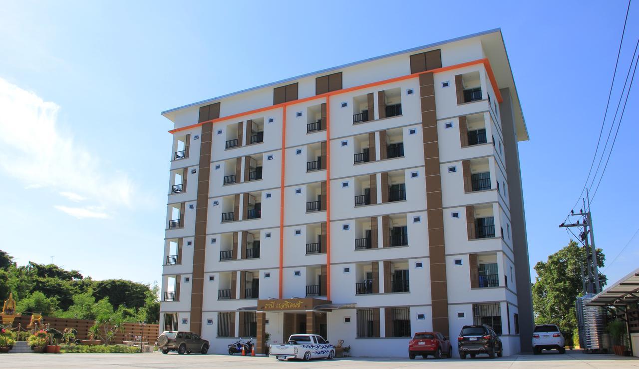 Thani Residence Чонбури Экстерьер фото